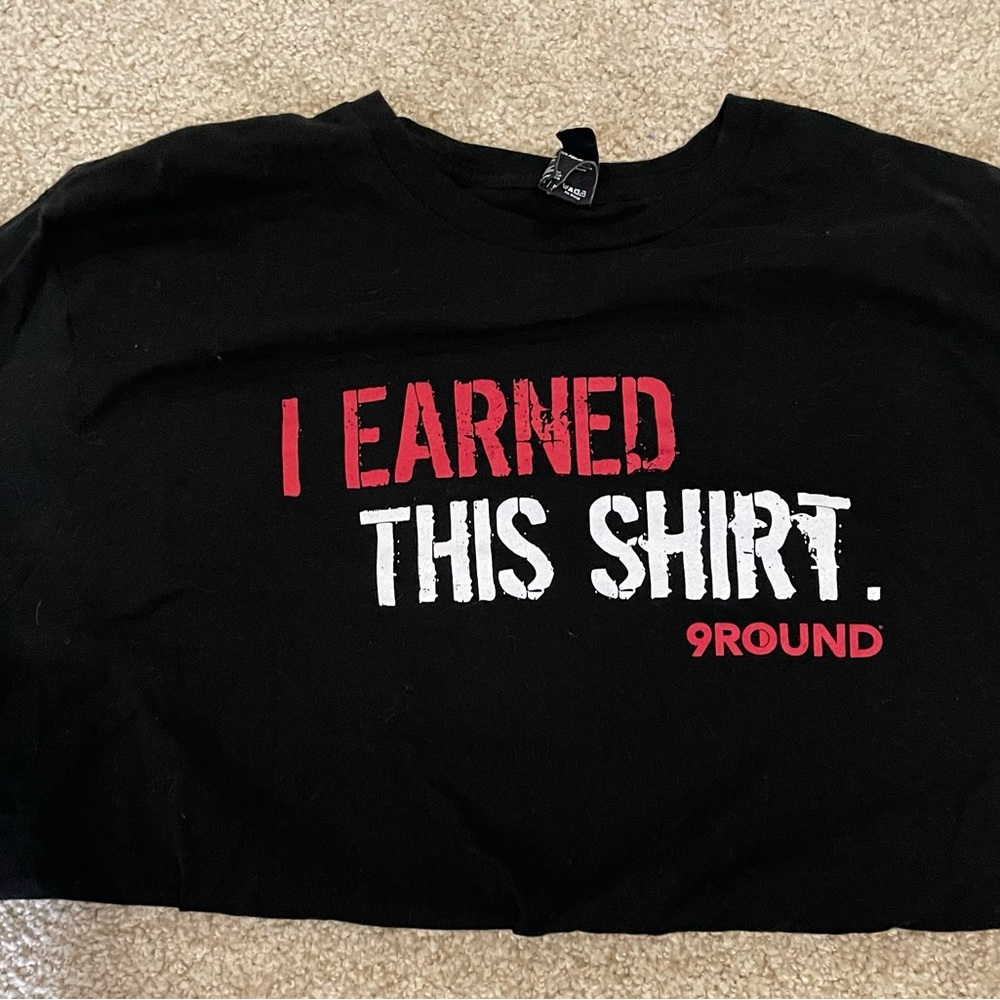 9 Round tee. Size medium. Barely worn